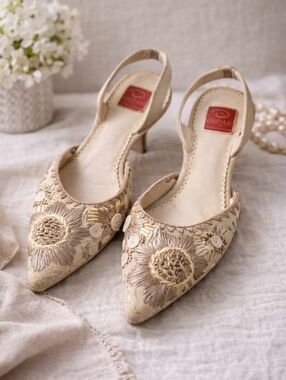 Oscar de la Renta Embellished Kitten Heel Slingbacks Sz 6 Vintage Designer